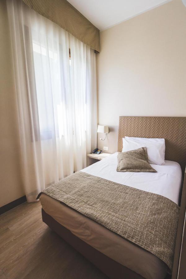Standard Single Room,1356191792:JPEG